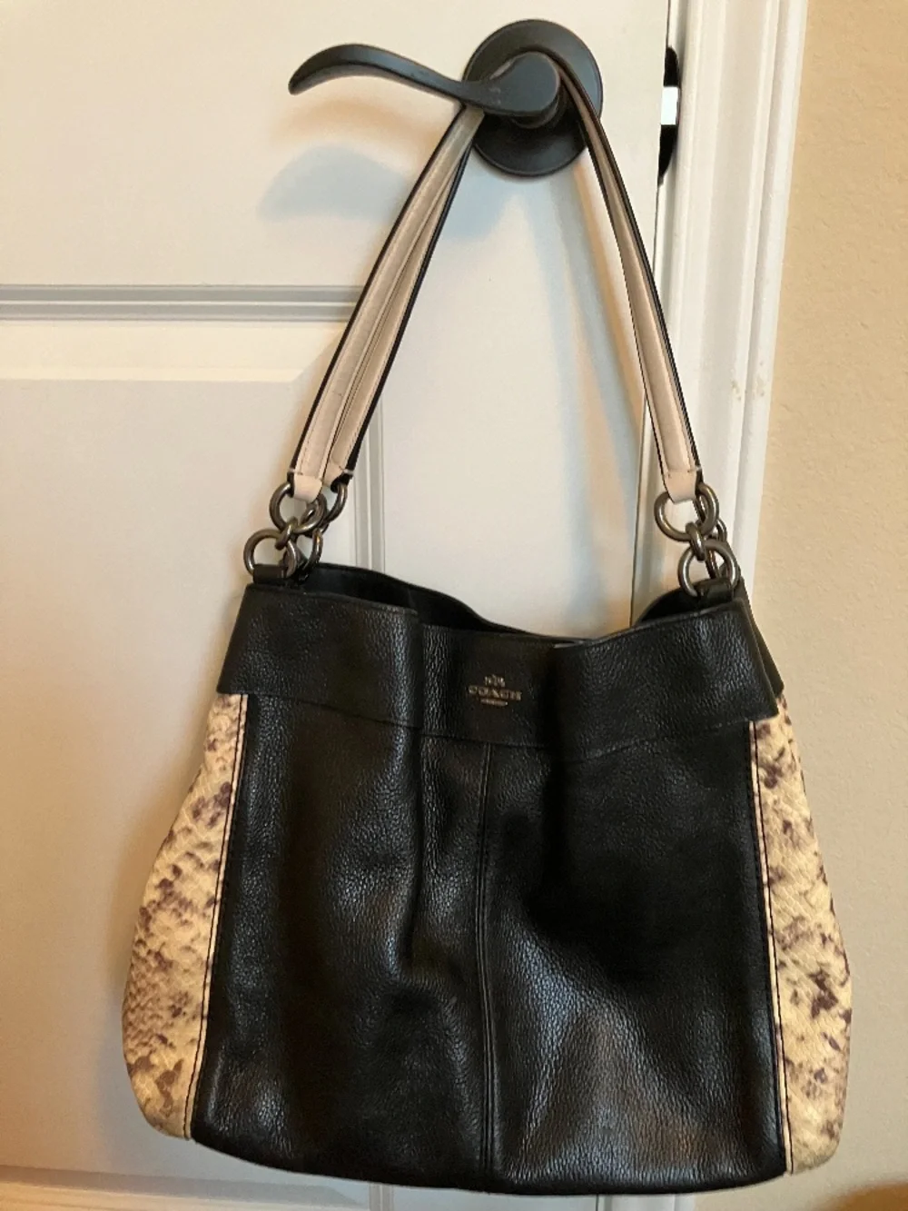 Coach Black Leather Shoulder Bag with Cream Snakeskin EUC - Picture 1 of 4